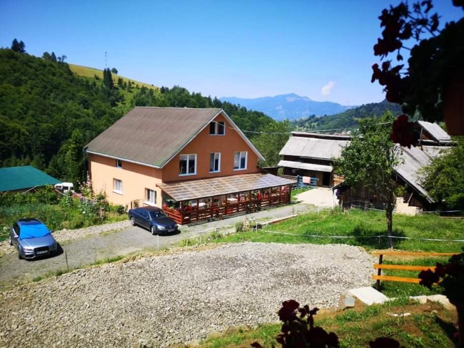 Casa Geanina Acomodação com café da manhã Colibiţa Exterior foto