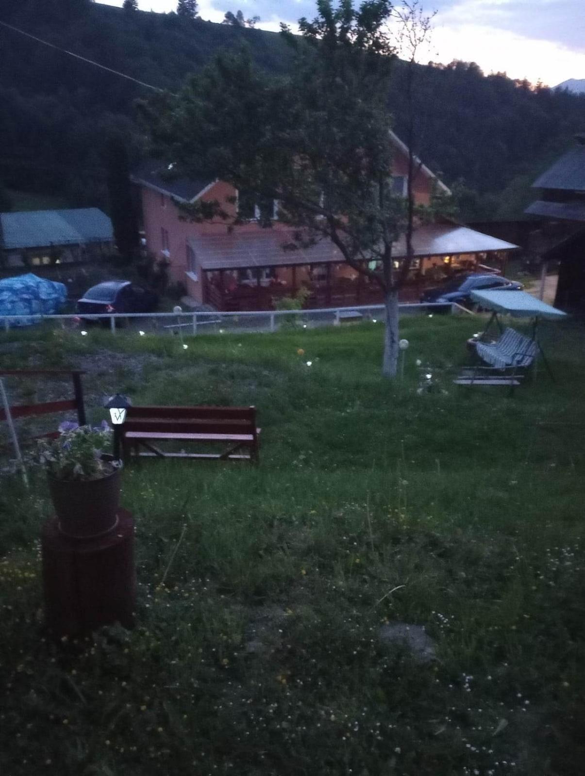 Casa Geanina Acomodação com café da manhã Colibiţa Exterior foto